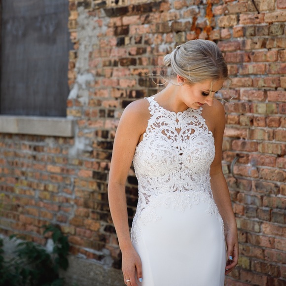 Wedding dress - Picture 2 of 7